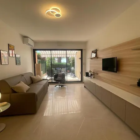 Апартаменты Modern Seaside