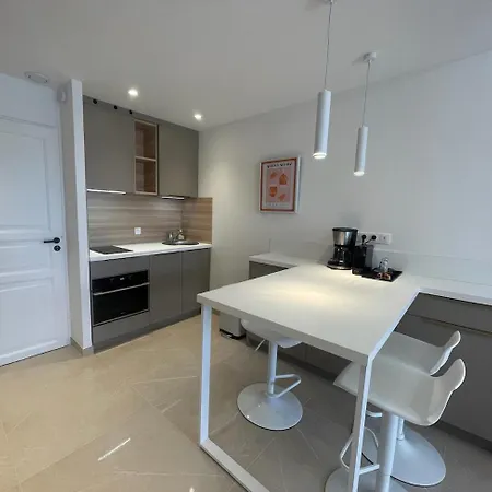 Modern Seaside *